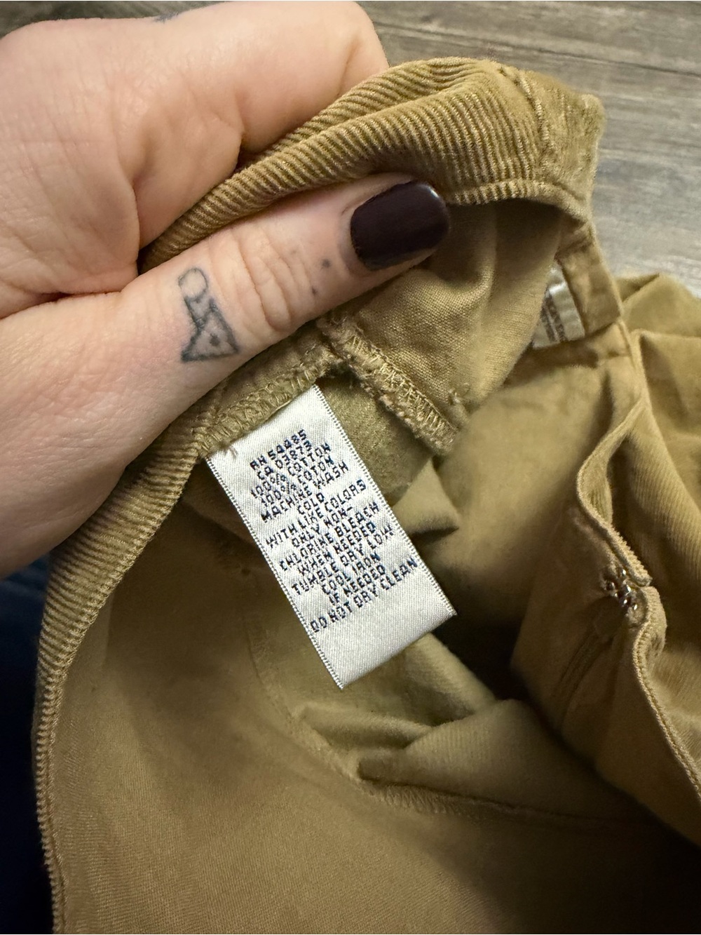 Y2K Vintage American Eagle Corduroy Tiered Skirt w Lace-Up Detail (Tan) Size 2 - Picture 8 of 9
